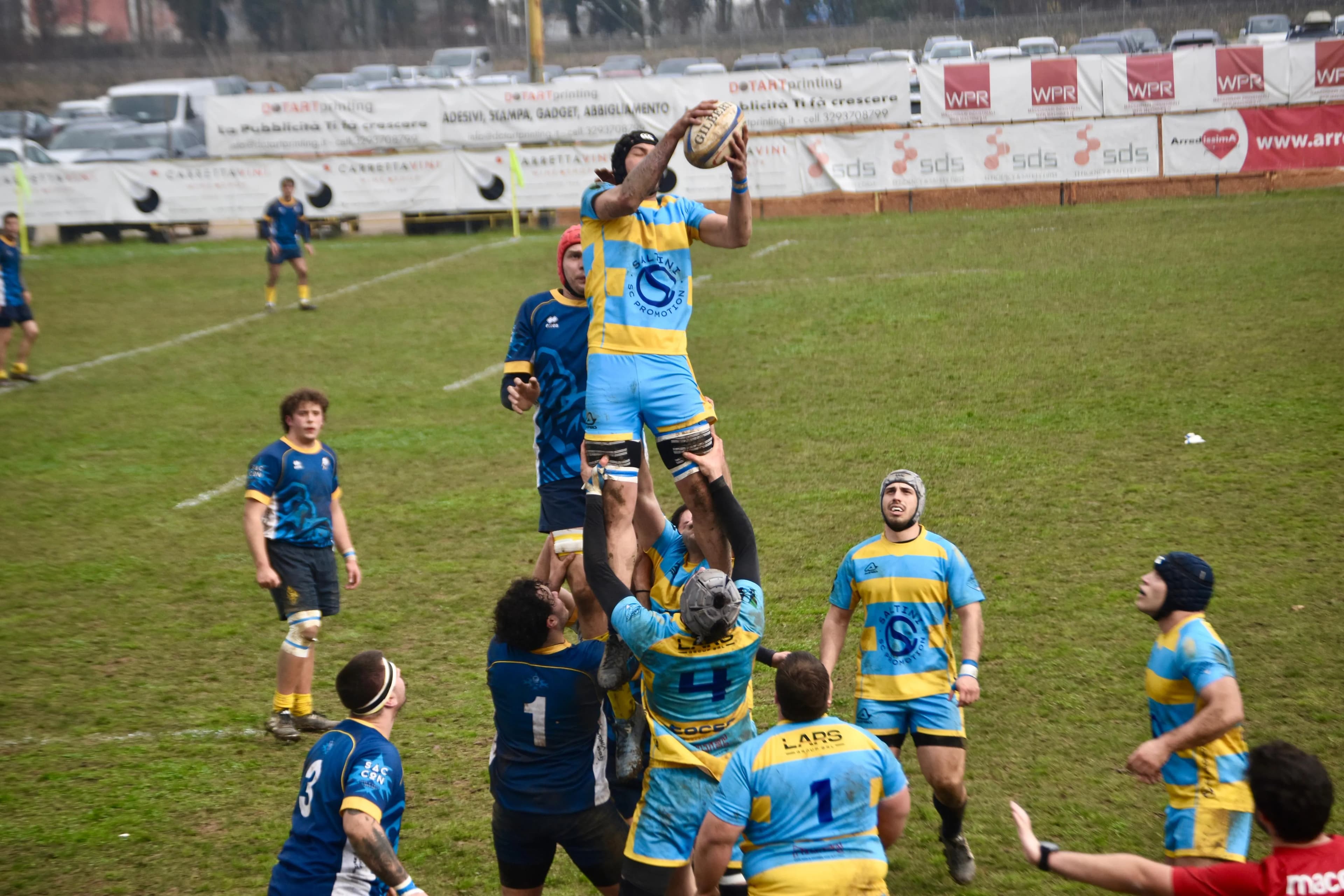 The Conegliano Rugby team with SC Promotion products
